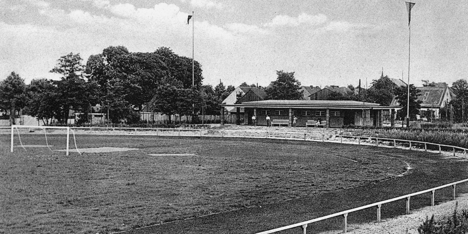 1931 Postkarte neuer Sportplatz Wandlitz zum 4. Gauturnfest (Aufnahme von Gemeinde Wandlitz zur Verfügung gestellt) Sportplatz Wandlitz im Jahre 1931 kurz nach seiner Fertigstellung