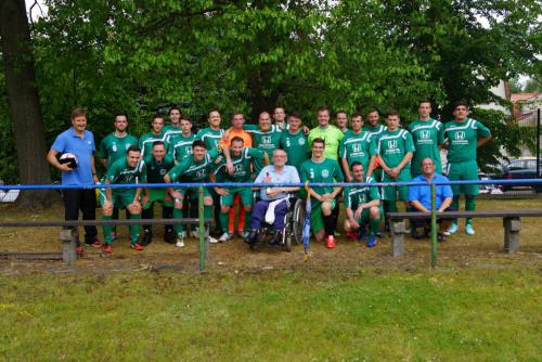 2015 13. Juni 1. Männer bedankt sich bei Nordkurve nach Aufstieg in die Landesklasse1